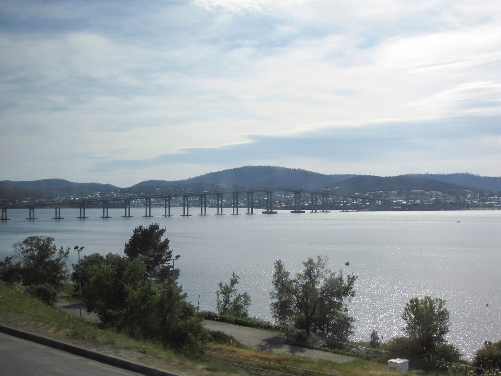 01-Tasman Bridge.jpg